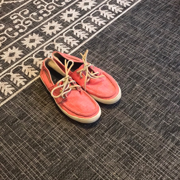 Tretorn Other - Tretorn Boat/Casual Shoe Gently Worn Size 9.5